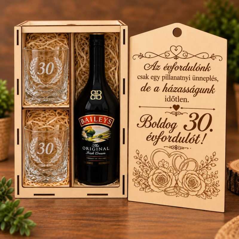 Egyedi gravírozott italos ajándékdoboz 30. évfordulóra – kristálypoharakkal